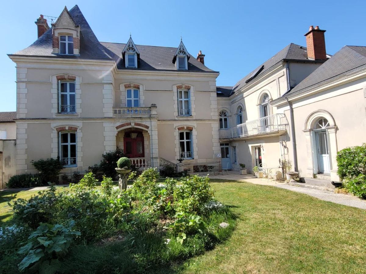 La Roseraie Neuville-de-Poitou Exterior photo